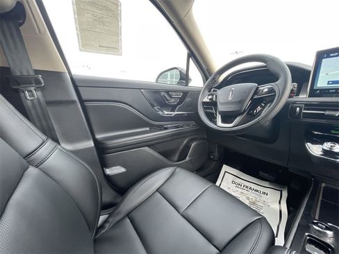 New 2026 Lincoln Corsair Premiere image 13