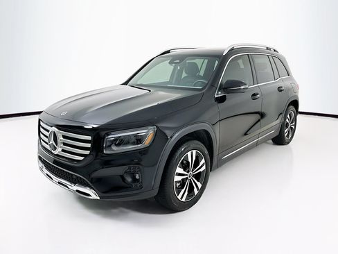 Used 2026 Mercedes-Benz GLB 250 4MATIC image 3