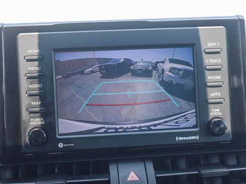 Used 2021 Toyota RAV4 LE FWD image 25