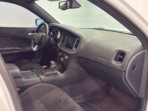 Used 2018 Dodge Charger R/T Scat Pack RWD image 15