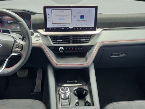 Certified 2025 Ford Explorer ST-Line AWD/4WD image 16