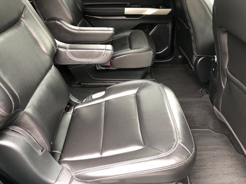 Used 2023 Ford Explorer XLT w/ Equipment Group 202A AWD/4WD image 27