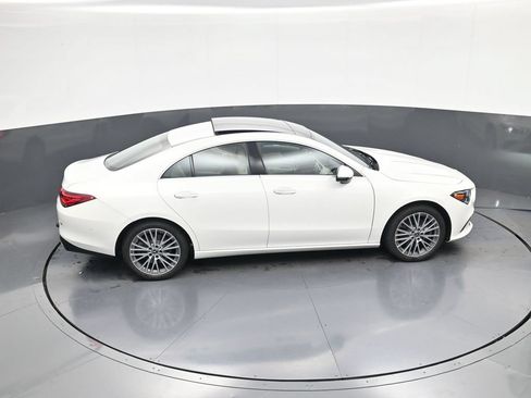 Used 2022 Mercedes-Benz CLA 250 4MATIC image 34