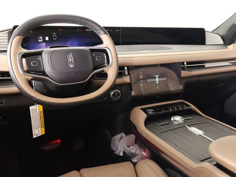 New 2026 Lincoln Navigator Black Label AWD/4WD image 2
