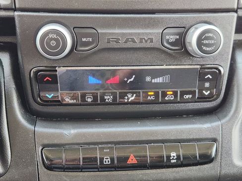 Used 2025 RAM ProMaster 2500 w/ U-Haul Equipment Group FWD image 17