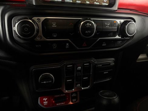 Used 2023 Jeep Gladiator Rubicon w/ LED Lighting Group AWD/4WD image 20