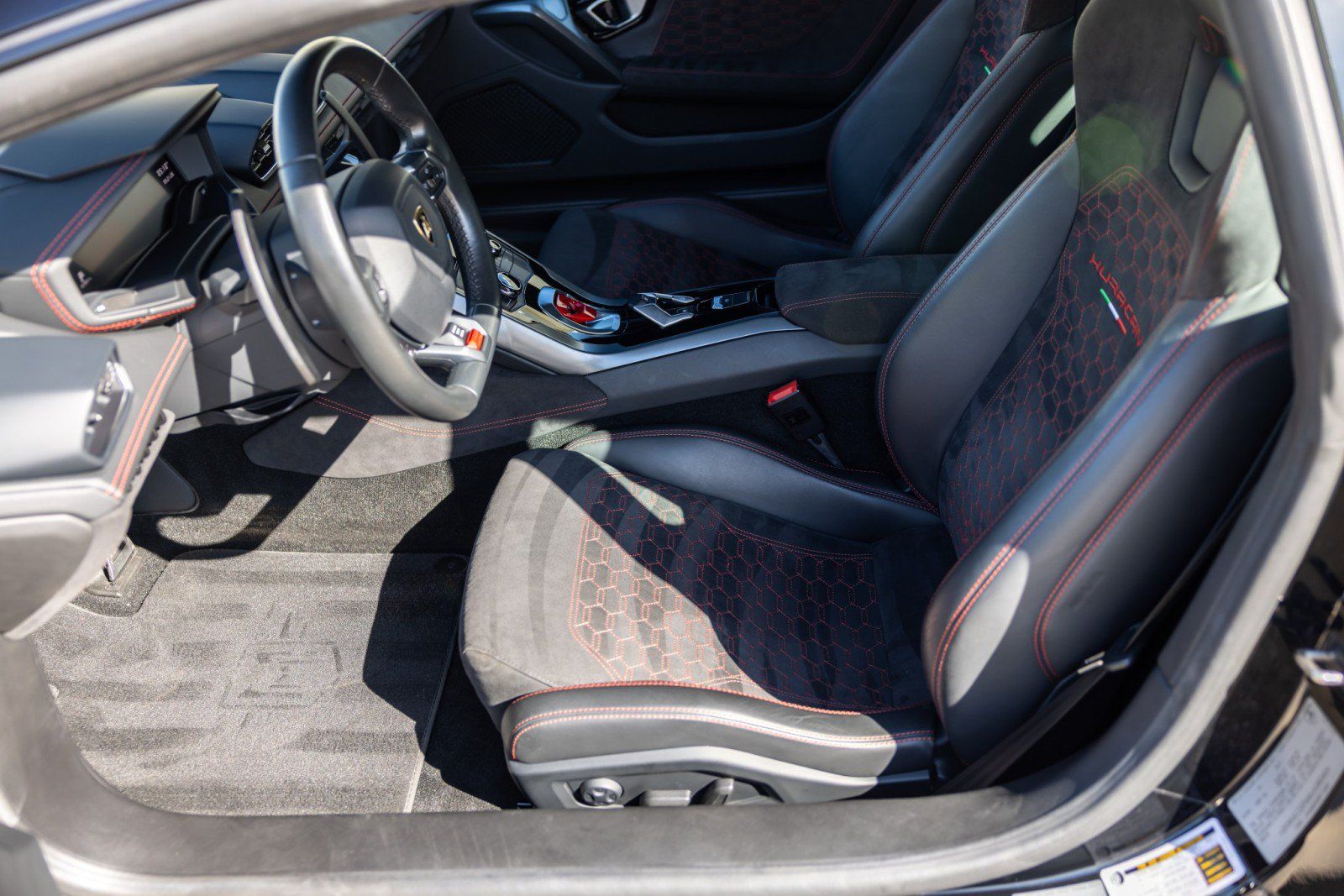 Used 2017 Lamborghini Huracan LP 580-2 RWD image 15