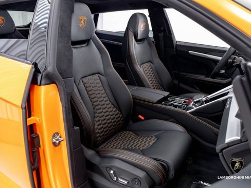 Used 2022 Lamborghini Urus image 42