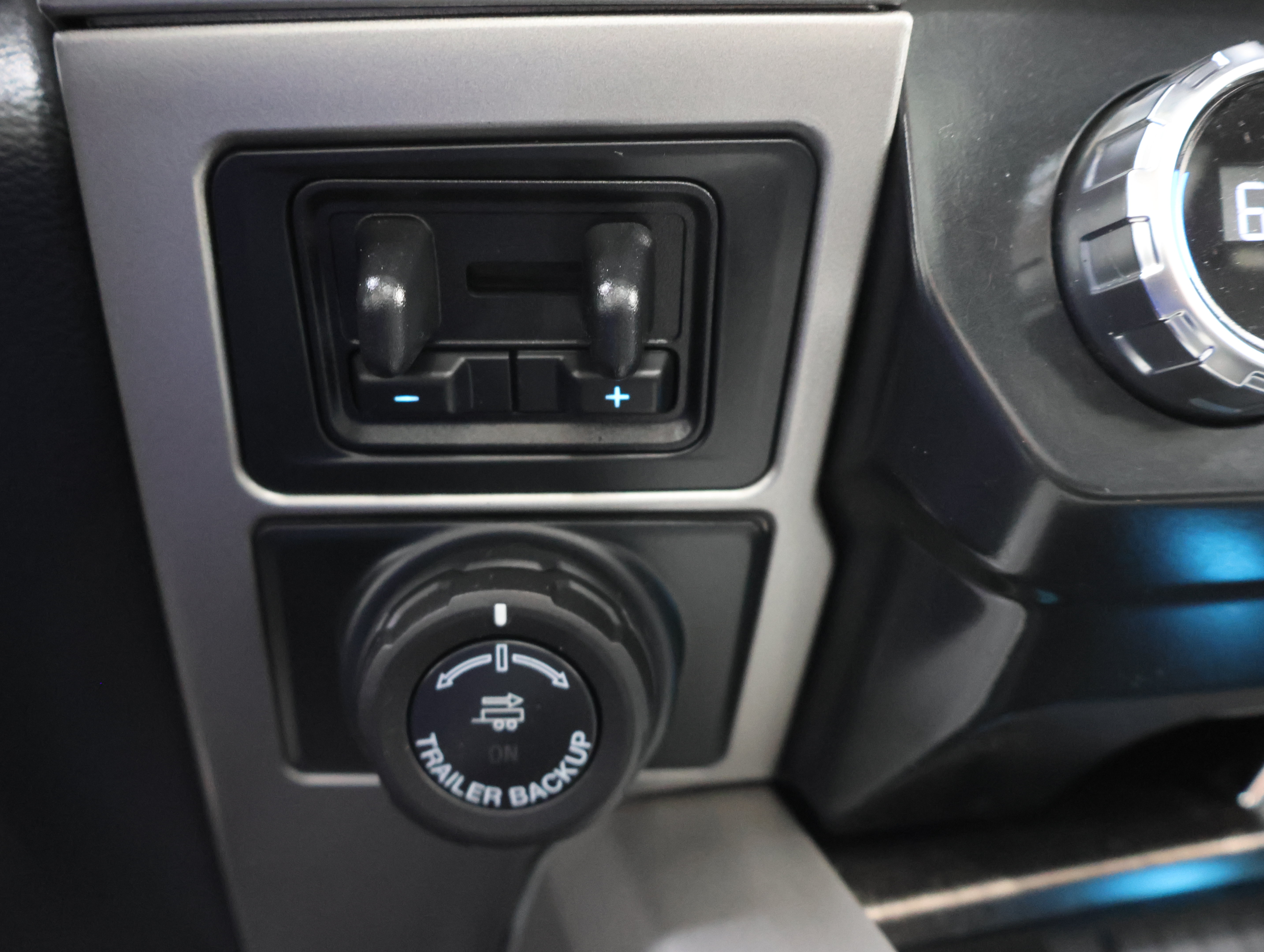 Used 2022 Ford F250 Lariat w/ Tremor Off-Road Package AWD/4WD image 53