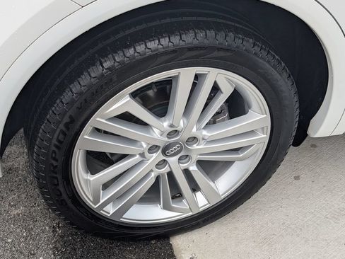 Used 2018 Audi Q5 2.0T Premium Plus w/ Premium Plus Package AWD/4WD image 24
