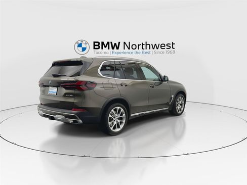 Used 2025 BMW X5 xDrive40i w/ Climate Comfort Package AWD/4WD image 3