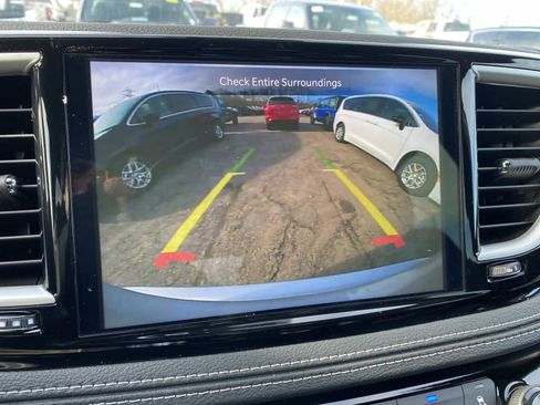 New 2026 Chrysler Pacifica Select image 11