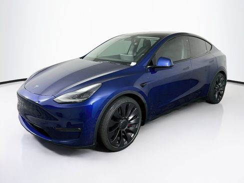 Used 2021 Tesla Model Y Performance AWD/4WD image 3