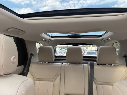 Used 2020 Land Rover Discovery Landmark AWD/4WD image 8