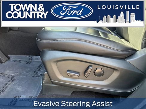 Used 2024 Ford Explorer XLT w/ Equipment Group 202A AWD/4WD image 13