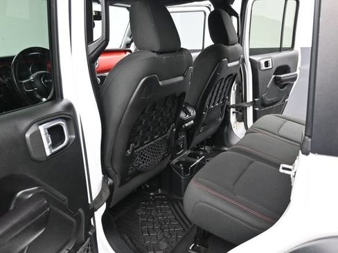 Used 2018 Jeep Wrangler Unlimited Rubicon AWD/4WD image 14