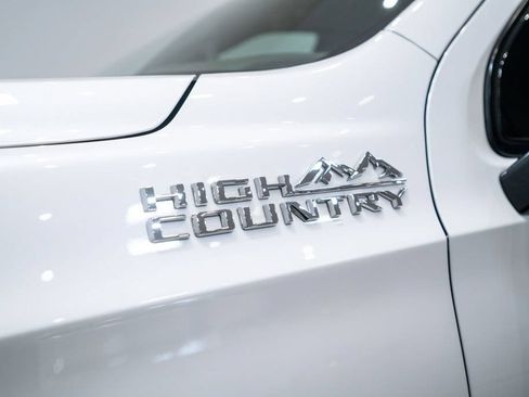 Used 2024 Chevrolet Tahoe High Country w/ Advanced Technology Package AWD/4WD image 12