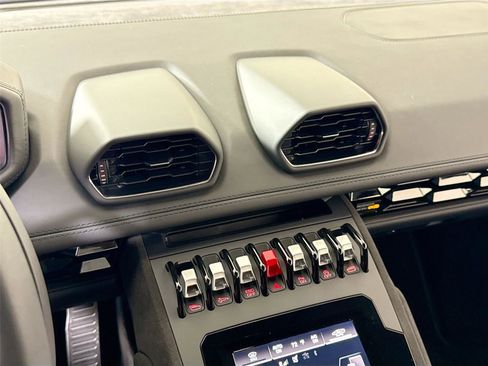 Used 2023 Lamborghini Huracan Tecnica image 16
