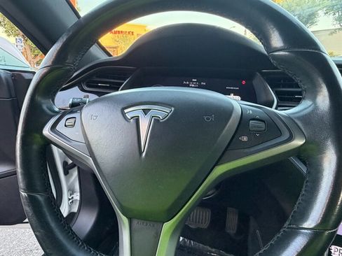 Used 2018 Tesla Model S 75D AWD/4WD image 32