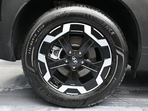 Used 2025 Hyundai Santa Fe SE AWD/4WD image 13