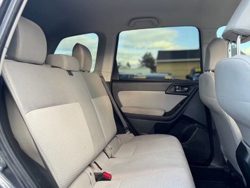 Used 2015 Subaru Forester 2.5i w/ Alloy Wheel Package image 8