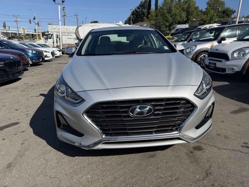 Used 2019 Hyundai Sonata SE FWD image 2