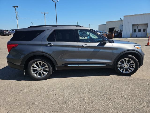 Certified 2023 Ford Explorer XLT w/ Equipment Group 202A AWD/4WD image 6