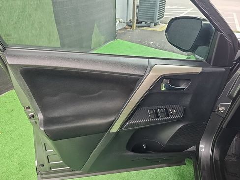 Used 2015 Toyota RAV4 XLE FWD image 35
