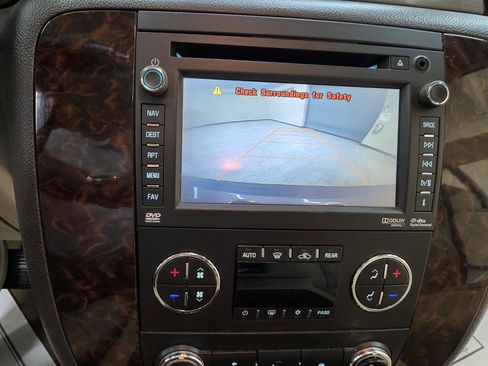 Used 2013 GMC Yukon Denali RWD image 34