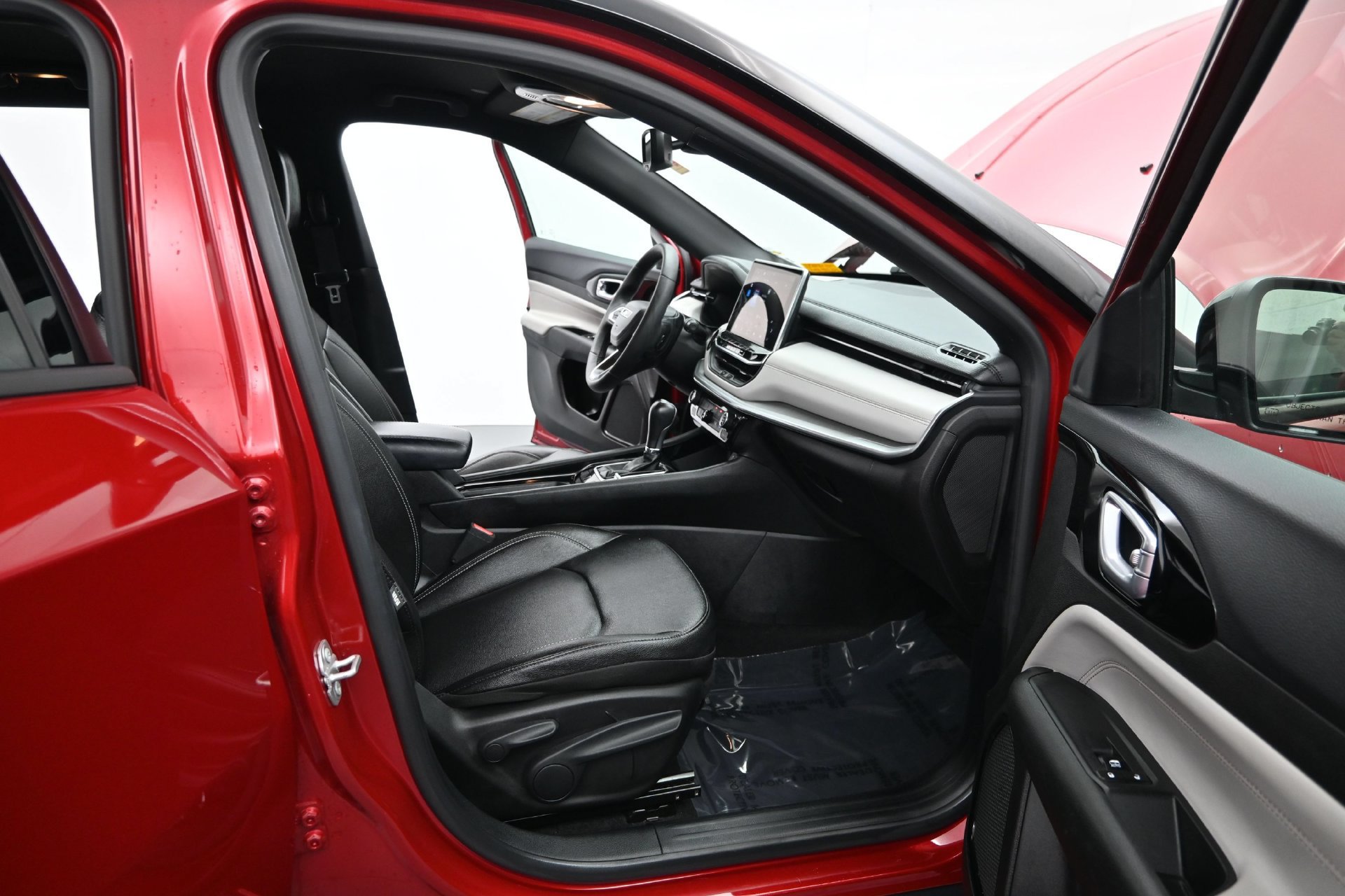 Used 2025 Jeep Compass Limited AWD/4WD image 17