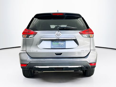 Used 2018 Nissan Rogue SV w/ Premium Package AWD/4WD image 7
