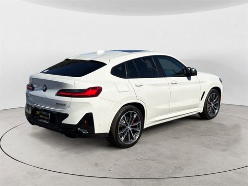 Used 2022 BMW X4 M40i w/ Premium Package image 7