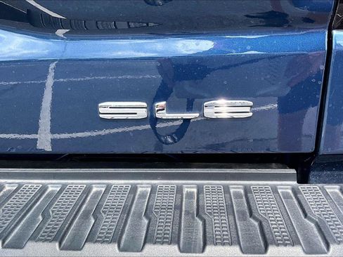 Used 2023 GMC Sierra 1500 SLE AWD/4WD image 9