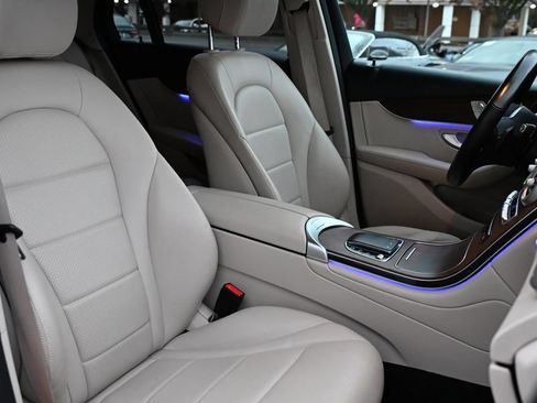 Used 2022 Mercedes-Benz GLC 300 4MATIC image 31