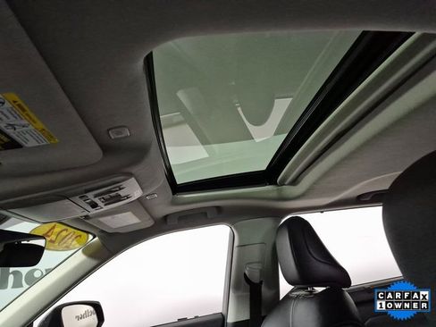 Certified 2024 Toyota Highlander XLE image 22