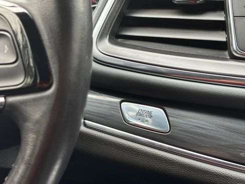 Used 2024 Buick Enclave Premium image 38