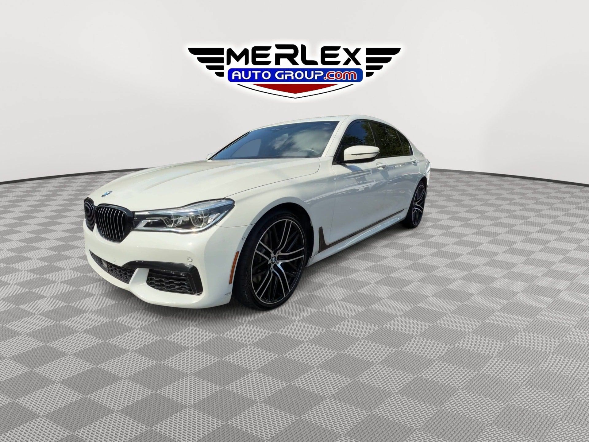 Used 2019 BMW 750i w/ Executive Package RWD image 3