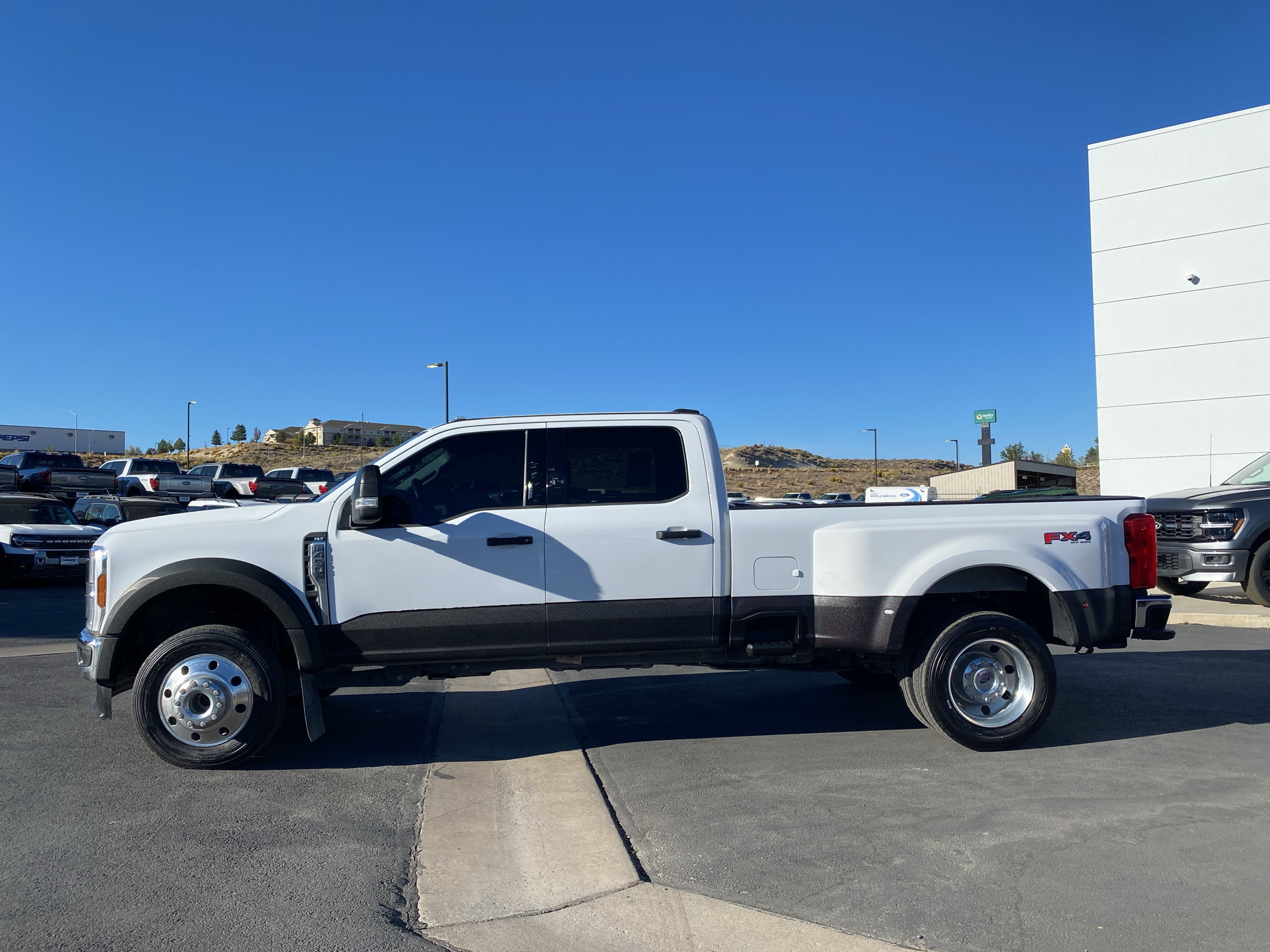Used 2024 Ford F450 XLT w/ FX4 Off-Road Package AWD/4WD image 32