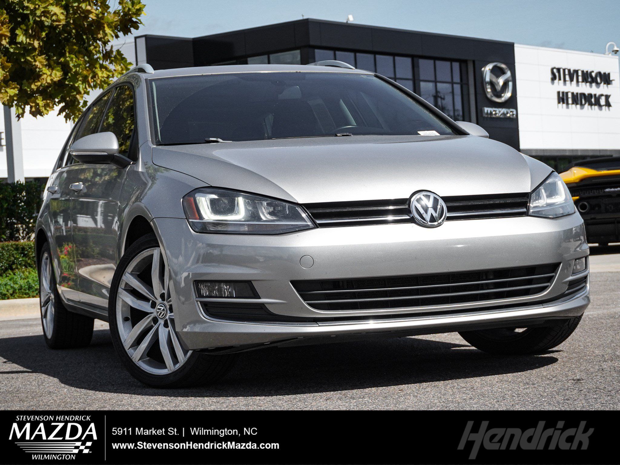Used 2015 Volkswagen Golf TDI SEL w/ Lighting Package (SEL) FWD image 1