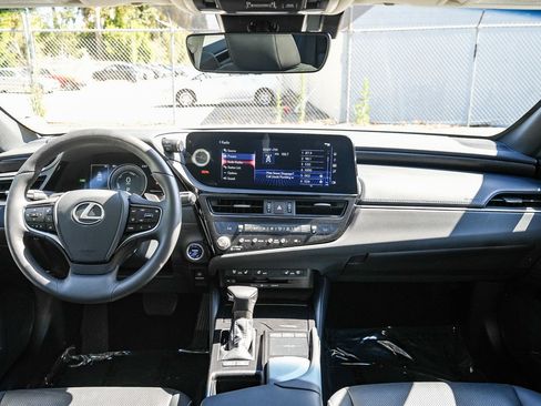 Used 2022 Lexus ES 300h w/ Premium Package FWD image 12