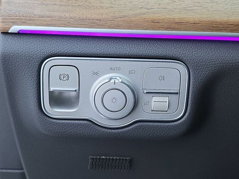 Used 2025 Mercedes-Benz GLE 450 4MATIC image 26