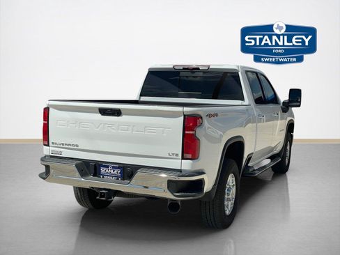 Used 2025 Chevrolet Silverado 2500 LTZ w/ LTZ Convenience Package AWD/4WD image 8