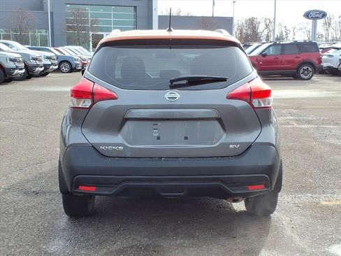 Used 2018 Nissan Kicks SV image 5
