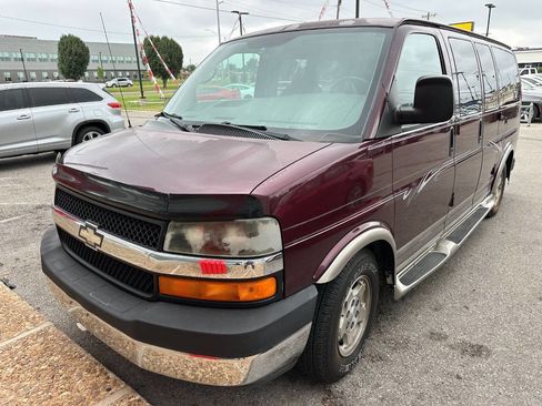 Used 2004 Chevrolet Express 1500 image 2