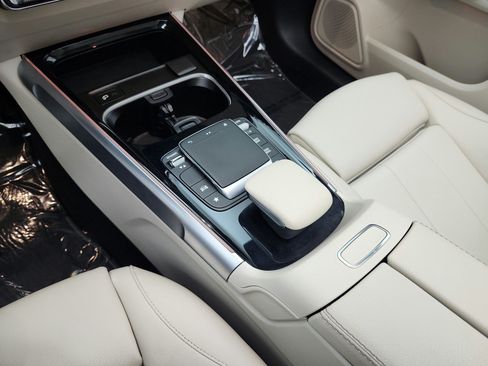 Used 2022 Mercedes-Benz GLB 250 image 13