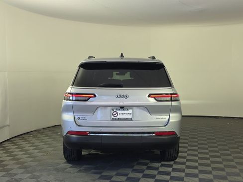 Used 2025 Jeep Grand Cherokee L Limited RWD image 6