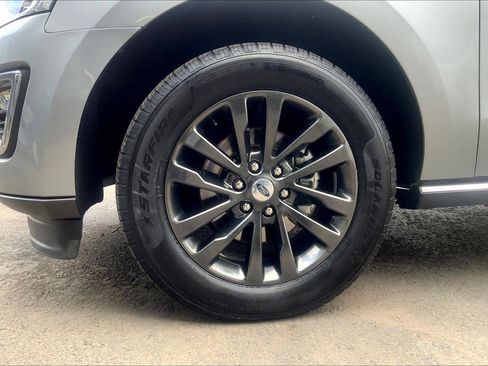 Used 2020 Ford Expedition Limited image 9