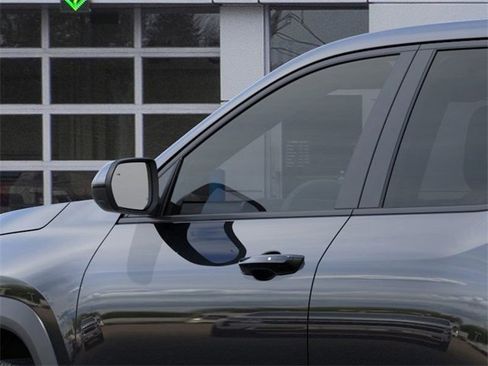 New 2026 Chevrolet Equinox LT w/ Convenience Package II image 12