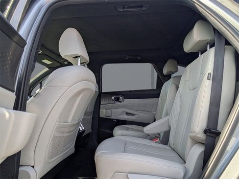 Used 2025 Kia Sorento SX Prestige image 14