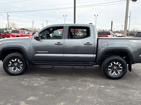 Certified 2022 Toyota Tacoma TRD Off-Road image 4